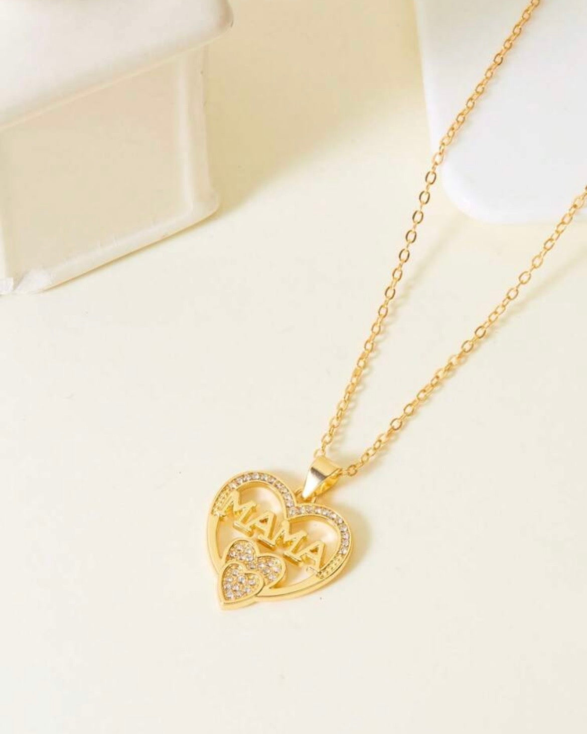 Heart “MAMA” necklace
