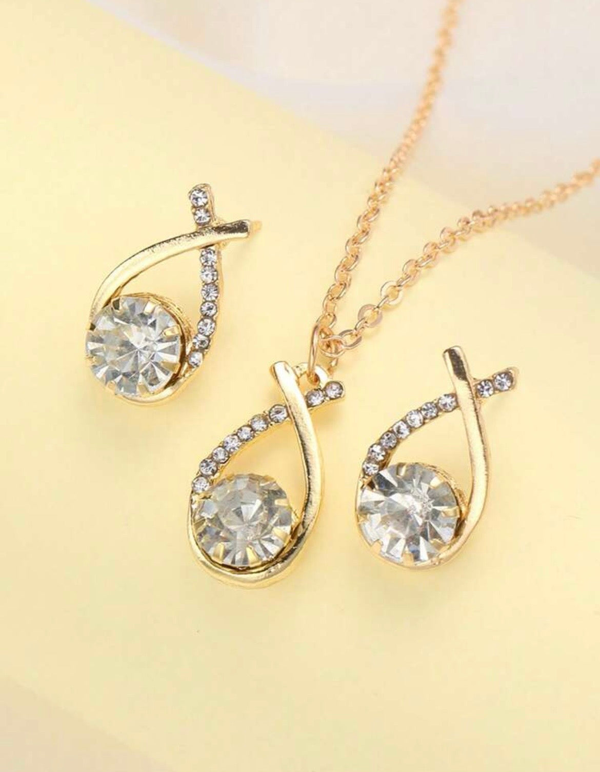 Teardrop pendant necklace & earrings set
