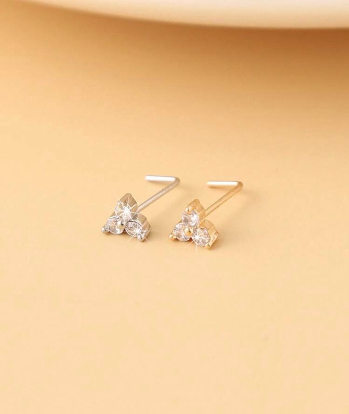 Flower stud nose rings