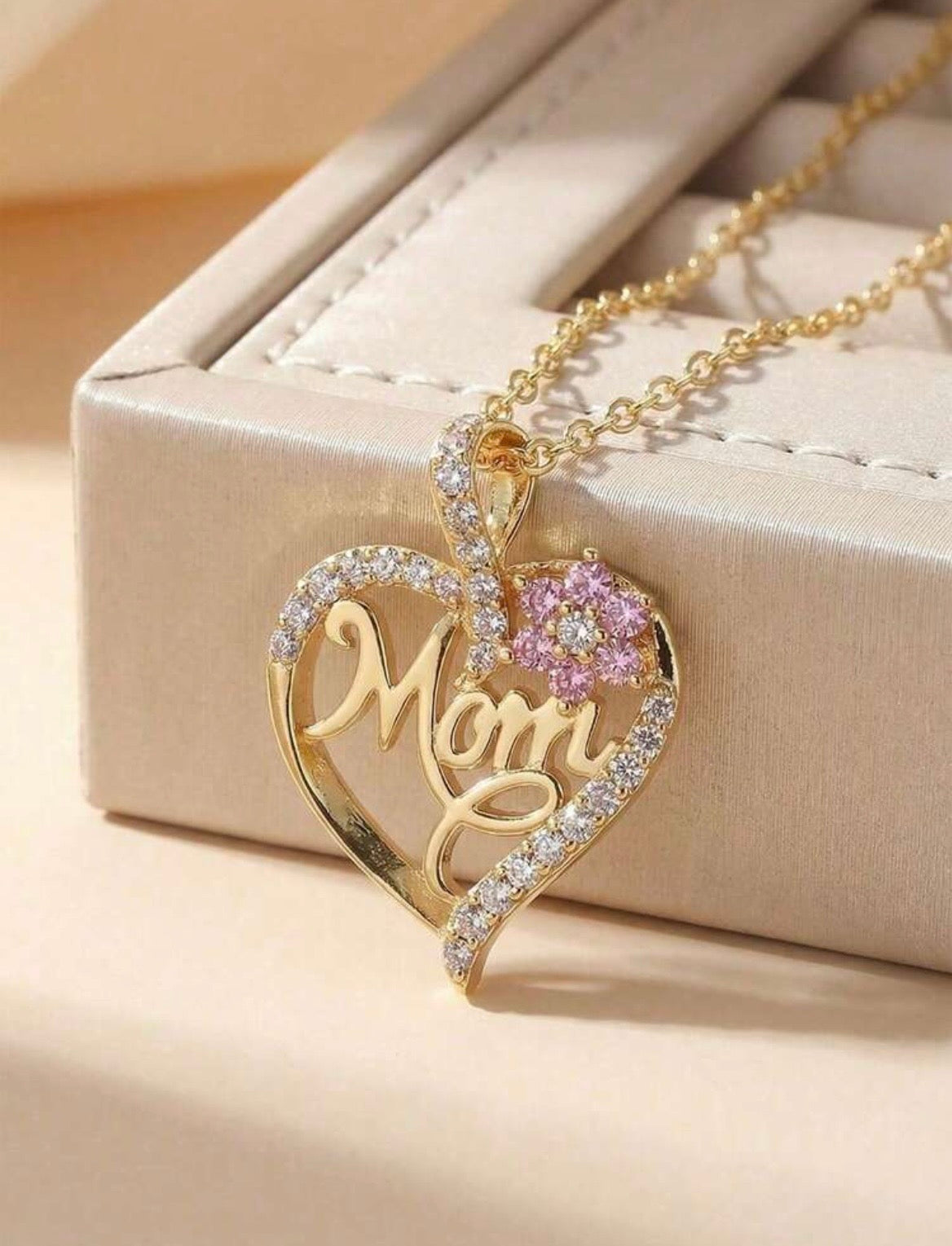 Heart “Mom” necklace