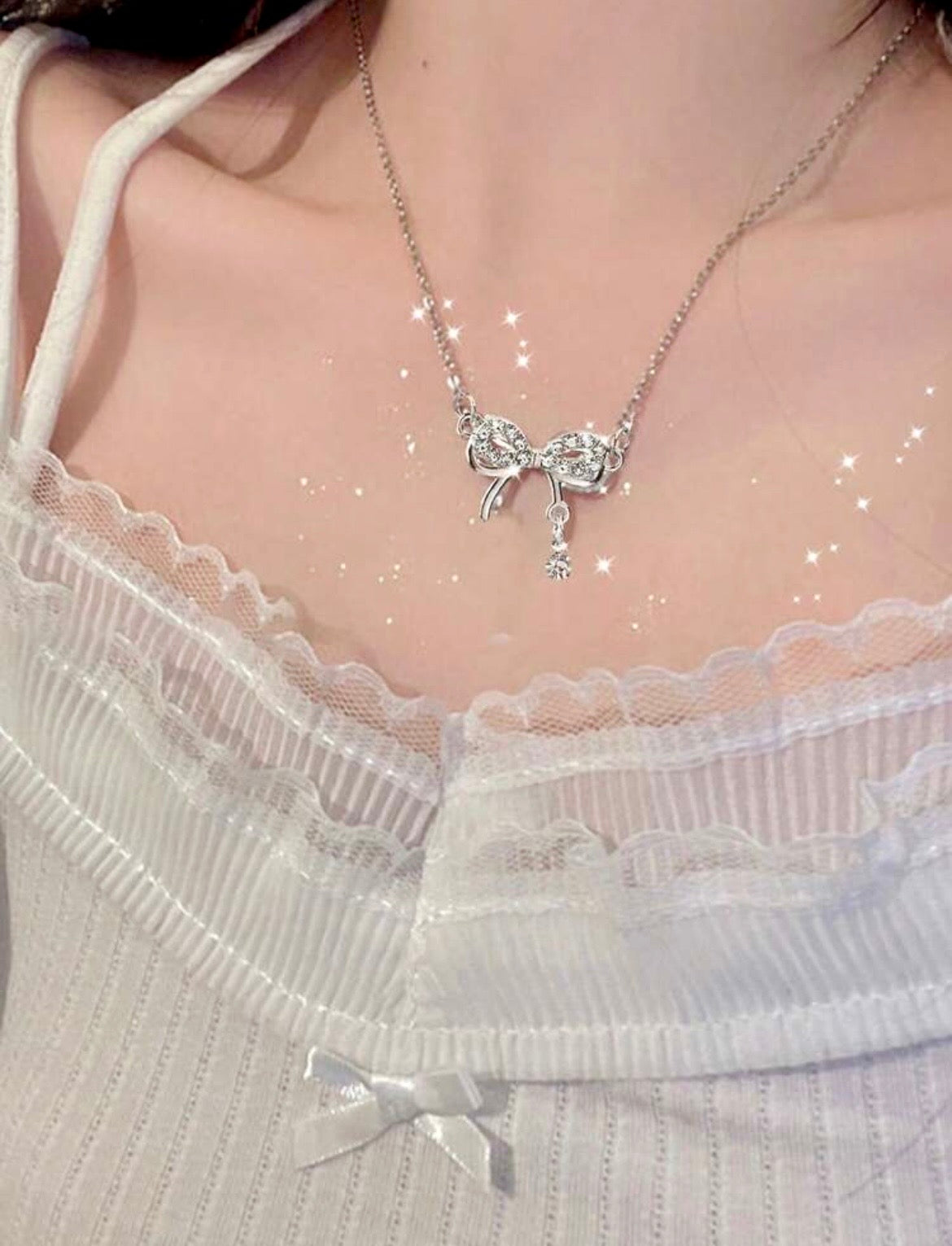 Bowknot pendant necklace