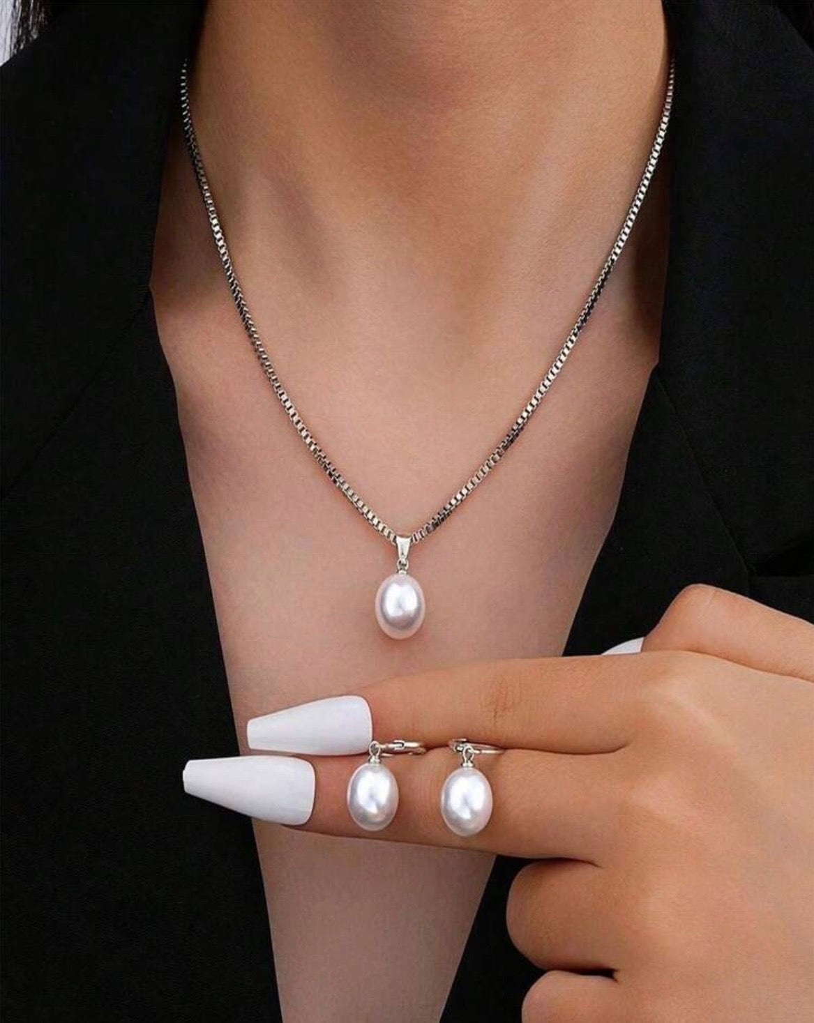 Pearl jewellery set