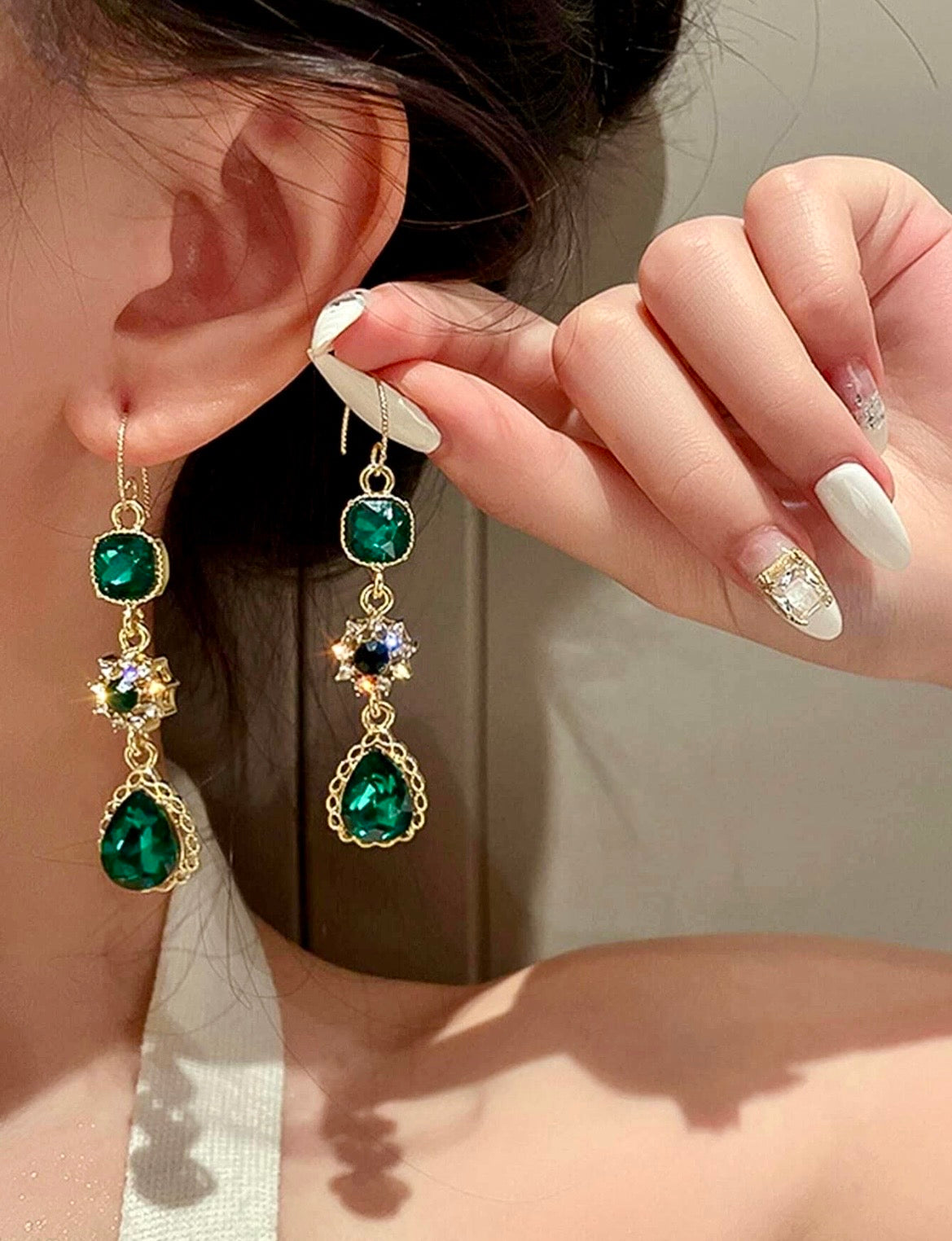 Elegant rhinestone drop earrings