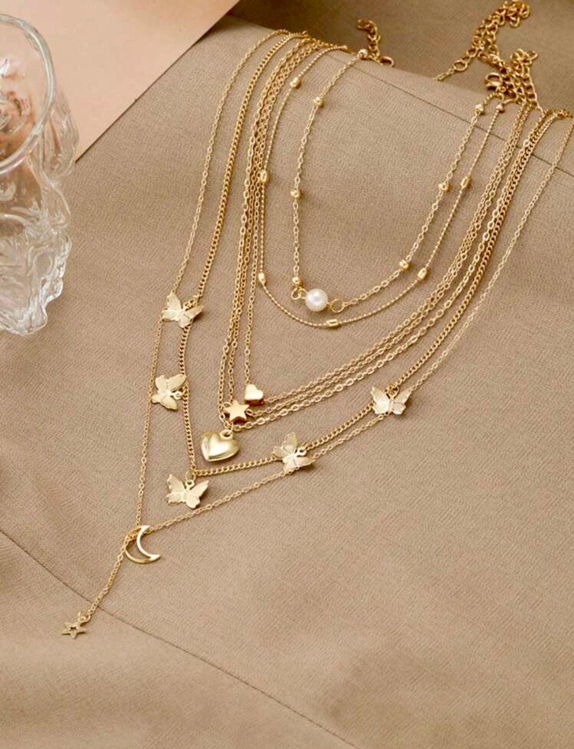 Chic necklaces