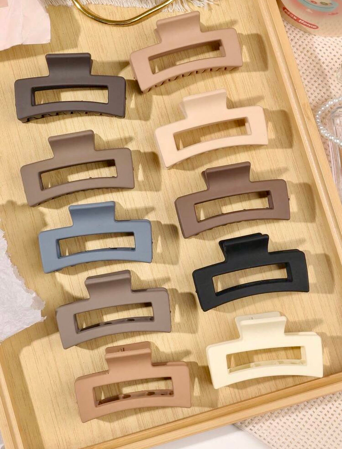 Hair claw grips