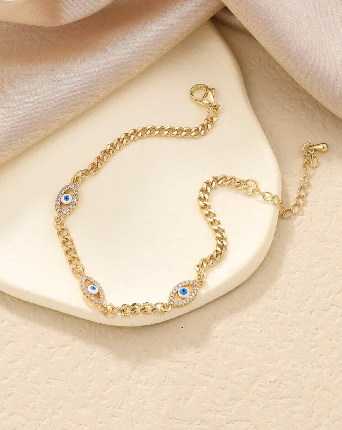 Elegant evil eye bracelet