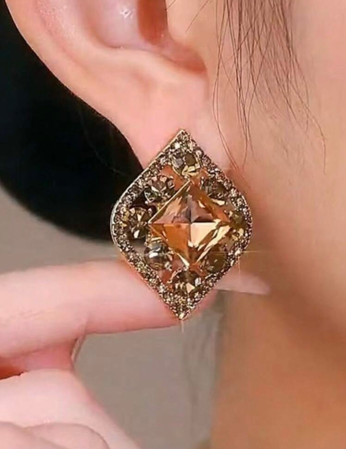 Cushion rhinestone earrings