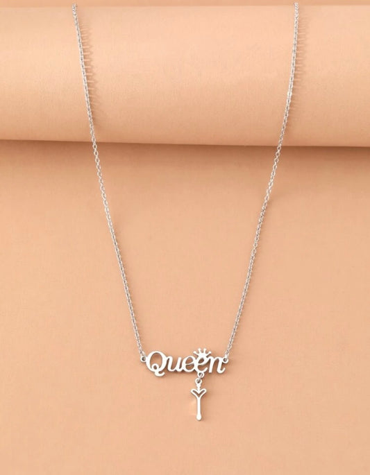 Queen crown necklace
