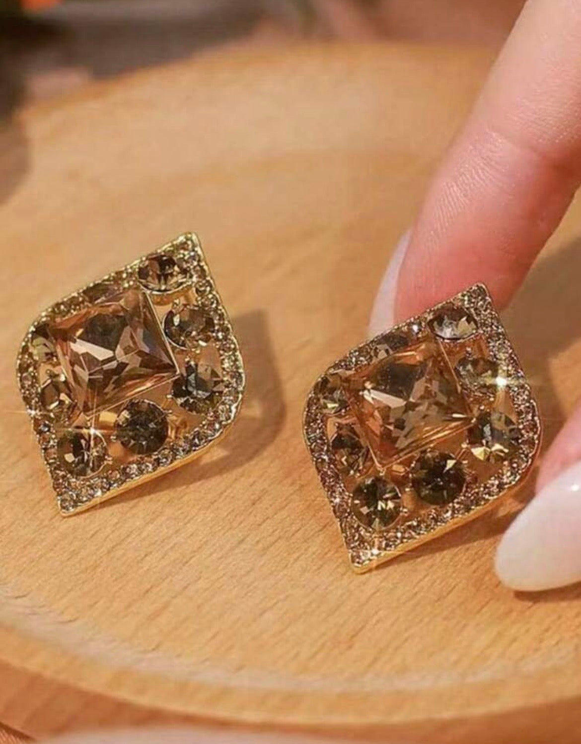 Cushion rhinestone earrings