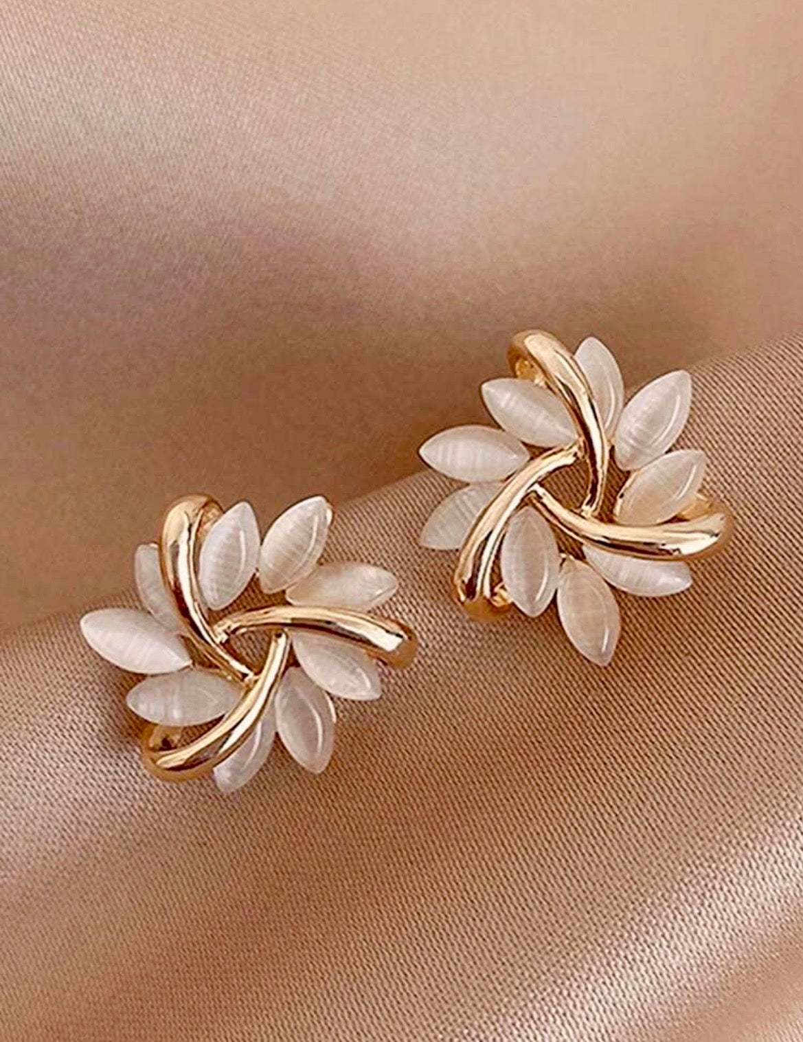 Geometric circular floral earrings