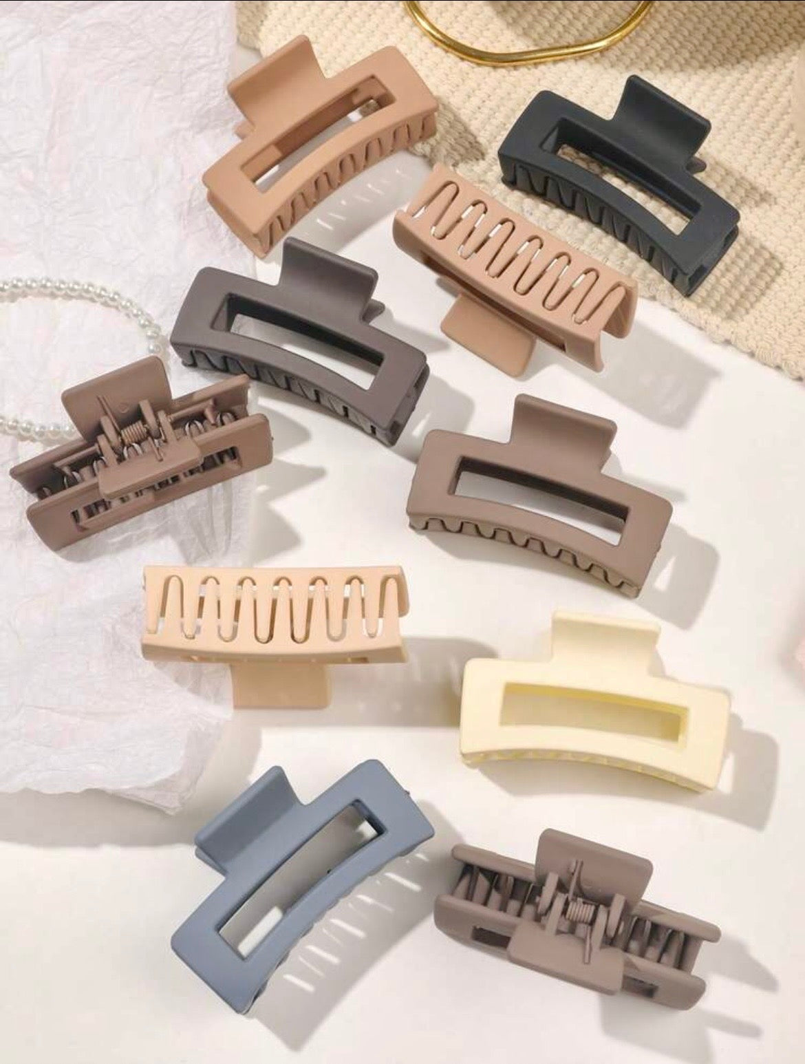 Hair claw grips