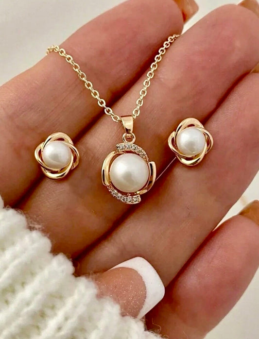 Pearl necklace set