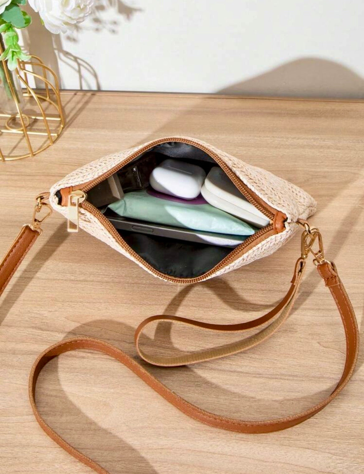Straw woven shoulder strap bag