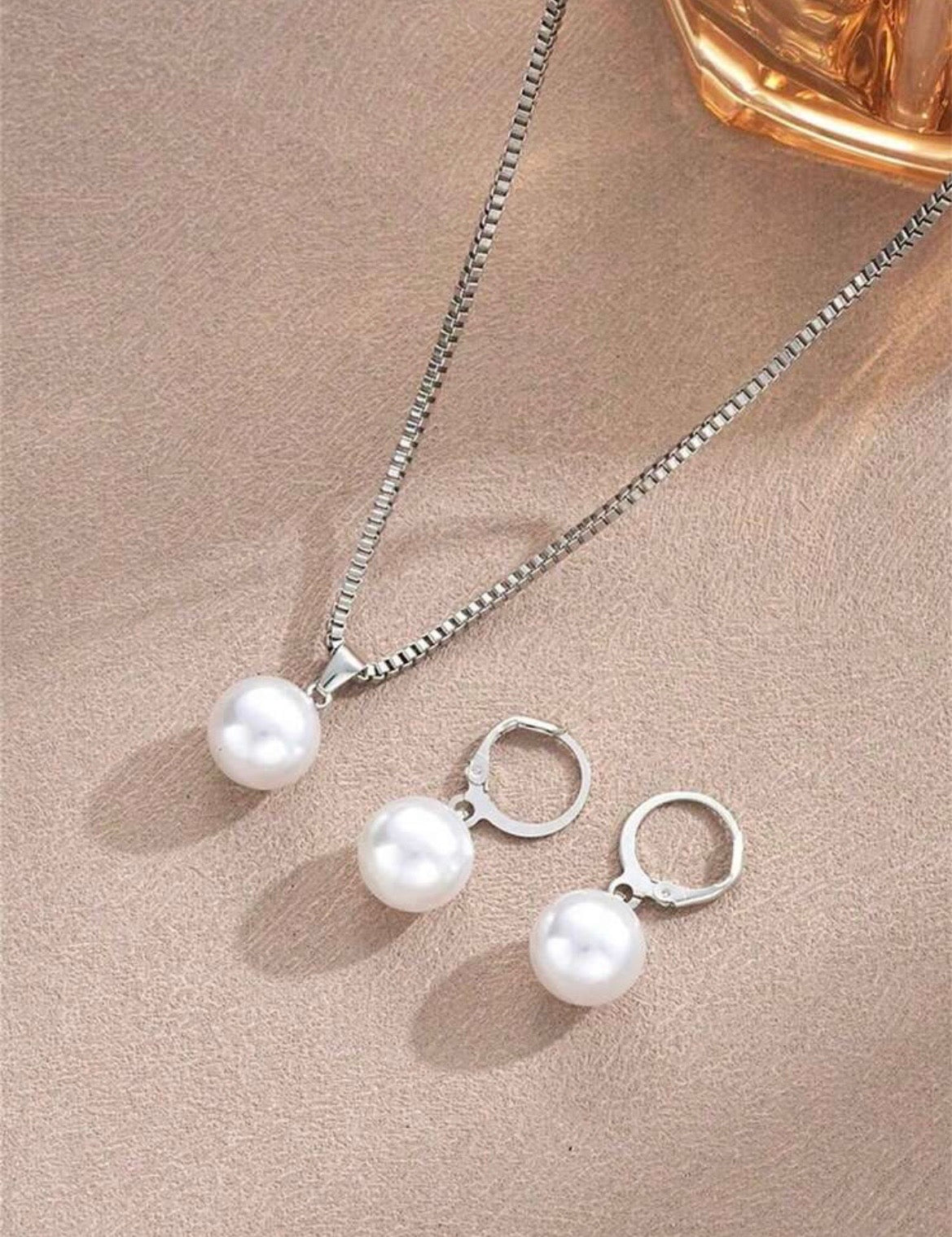 Pearl jewellery set