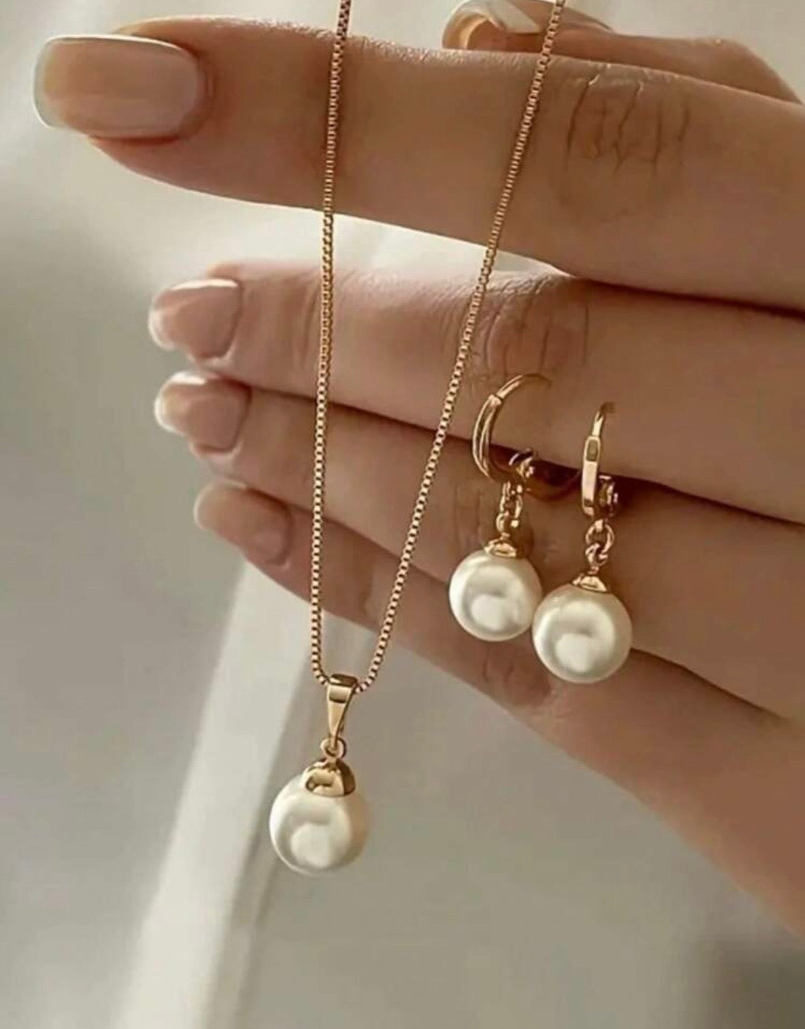 Pearl jewellery set