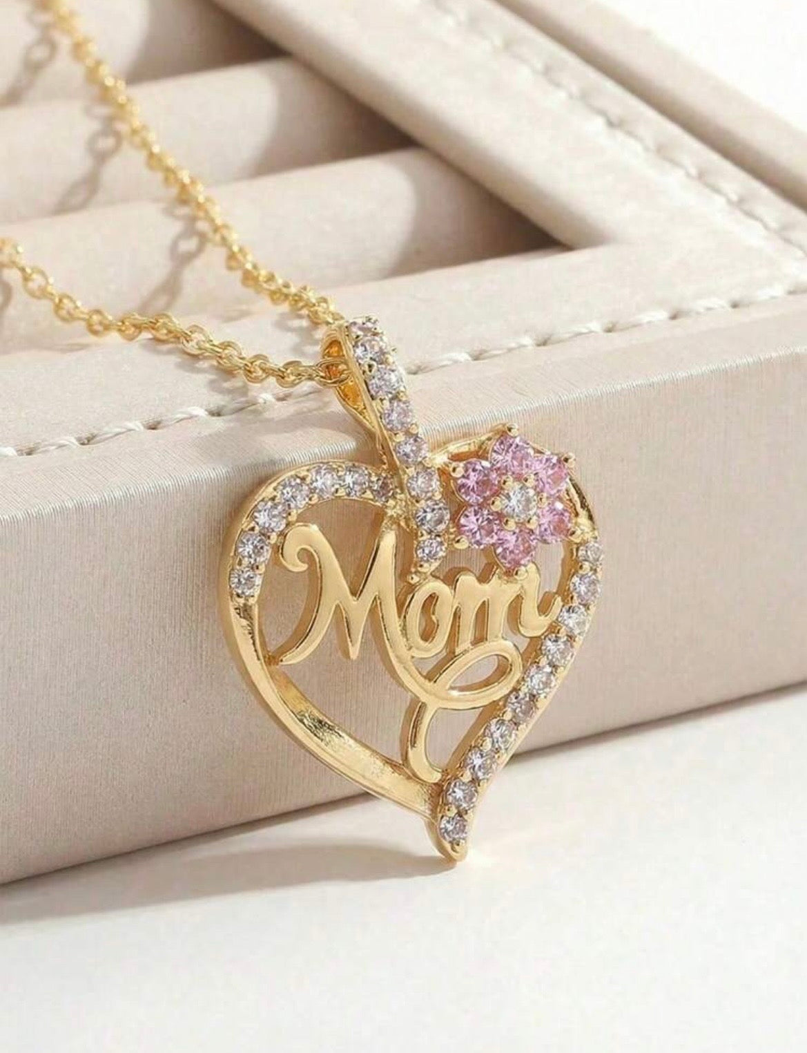 Heart “Mom” necklace