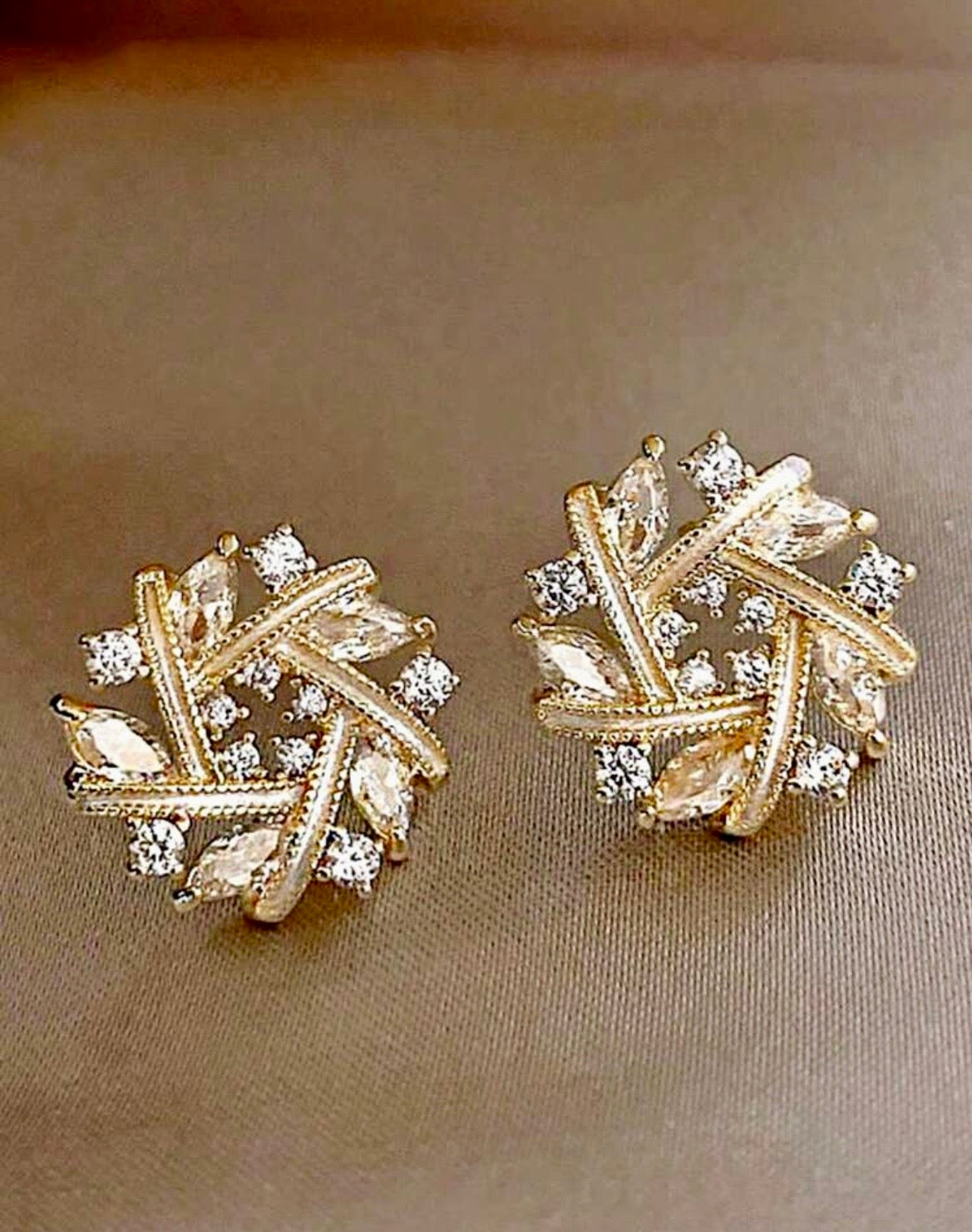 Snow flake earrings