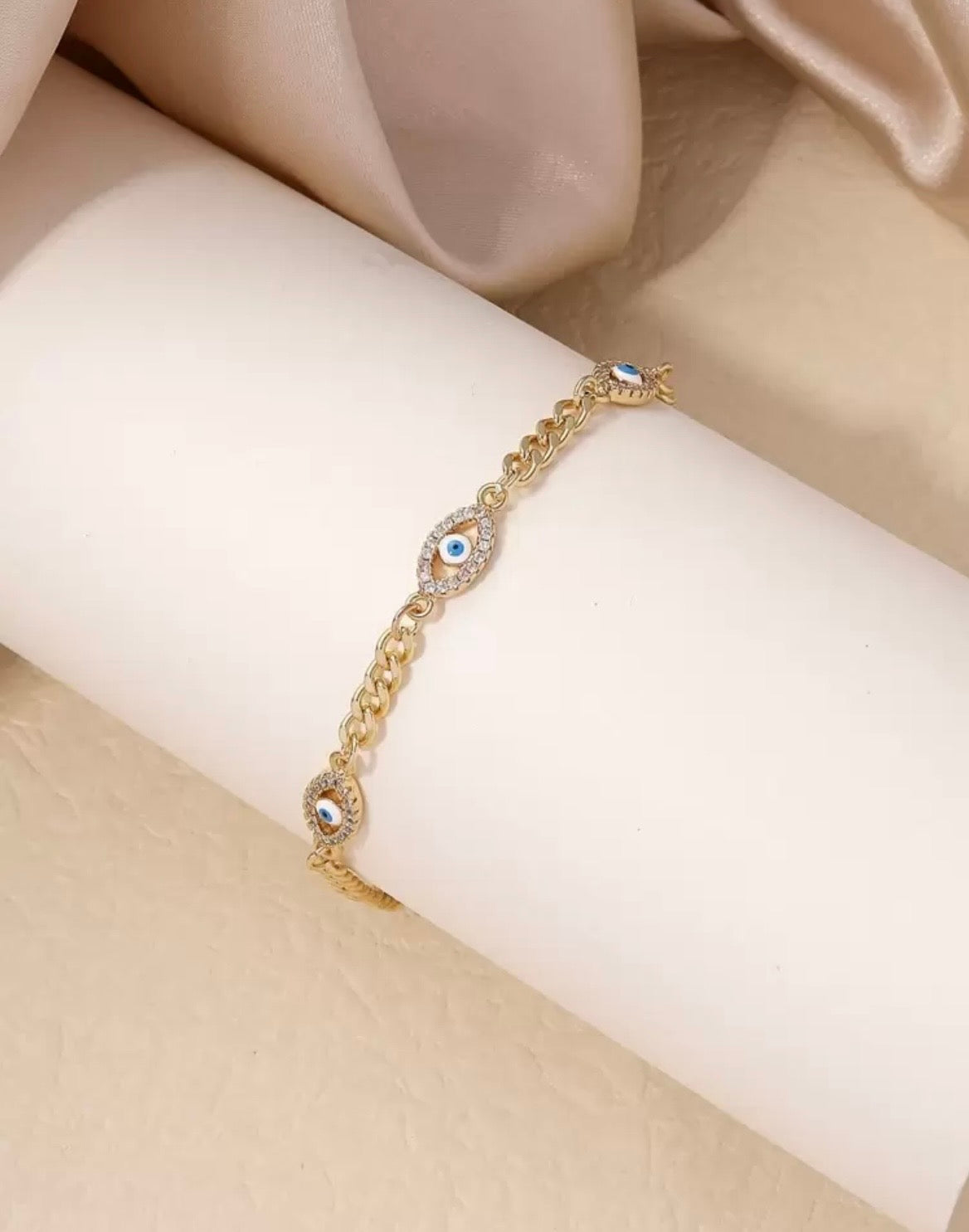 Elegant evil eye bracelet