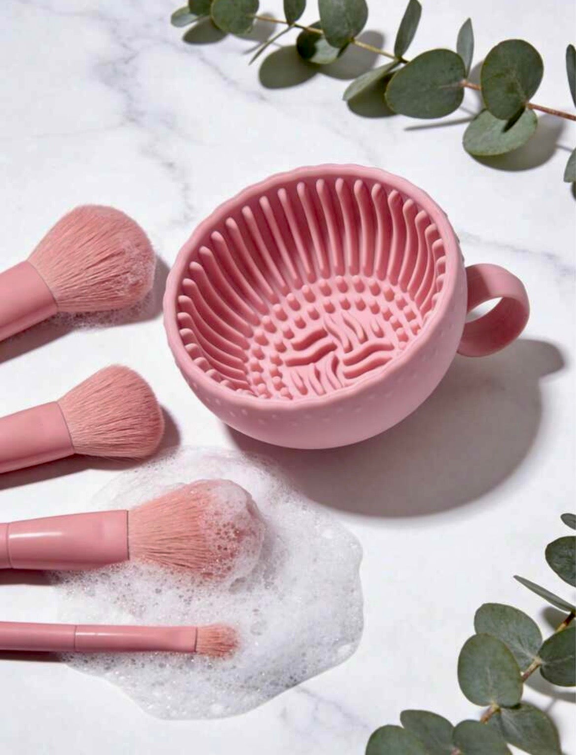 Makeup brush cleaning bowl