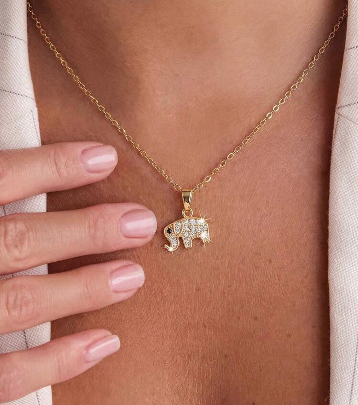 Elephant rhinestone necklace