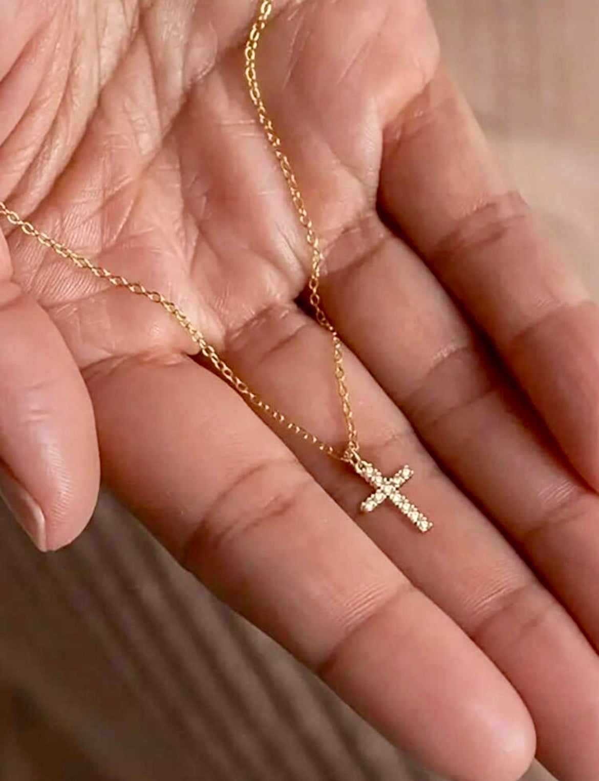 Rhinestone cross pendant necklace