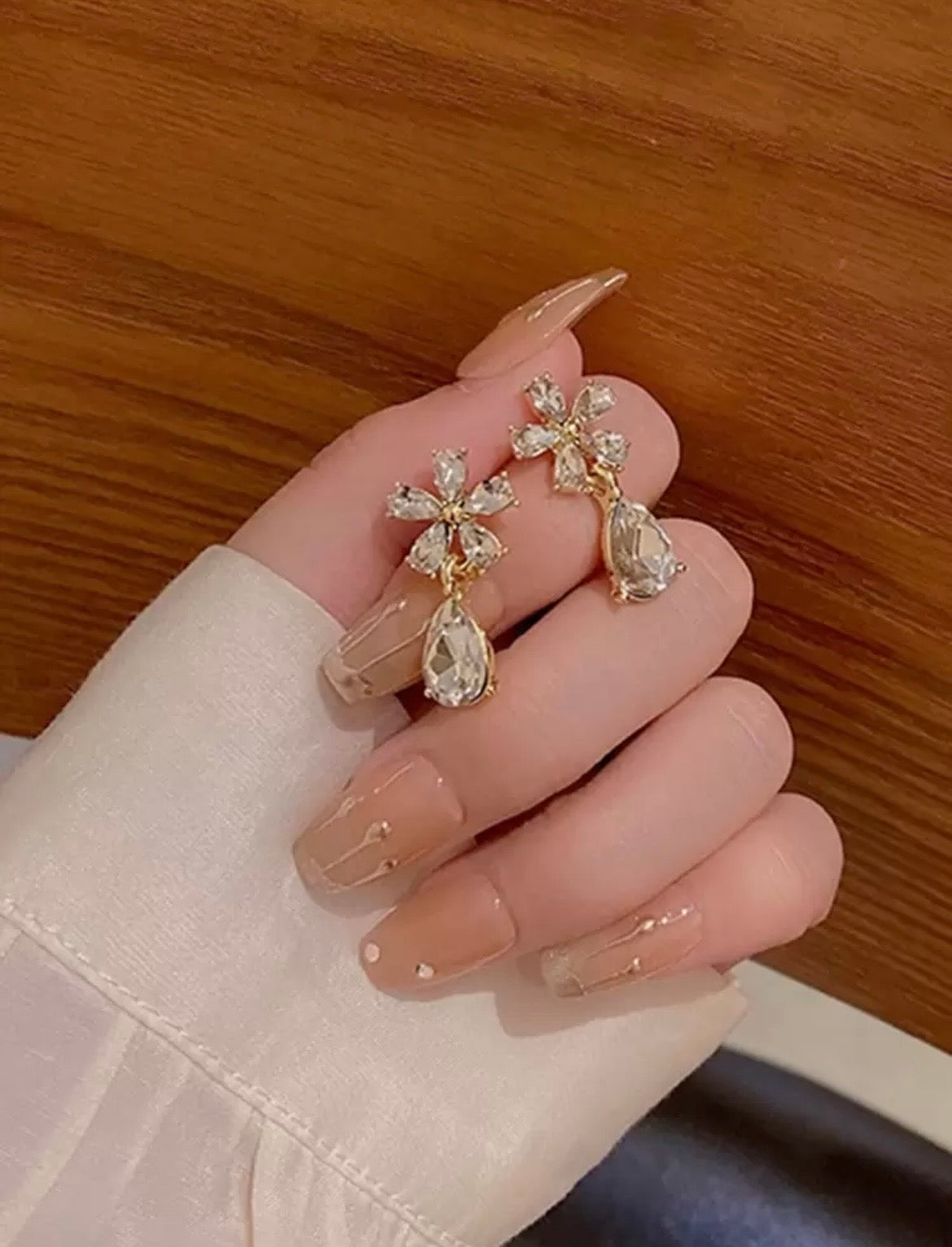 Flower rhinestone drop earrings