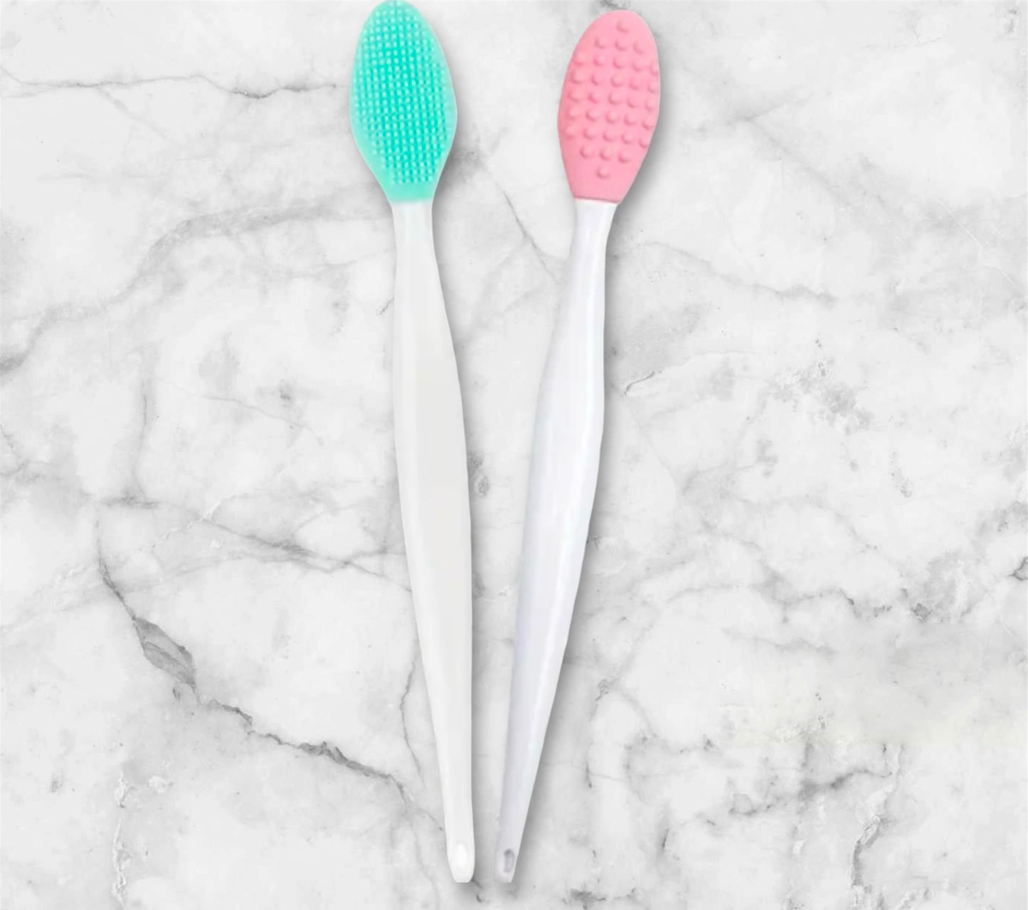 Lip exfoliating brush