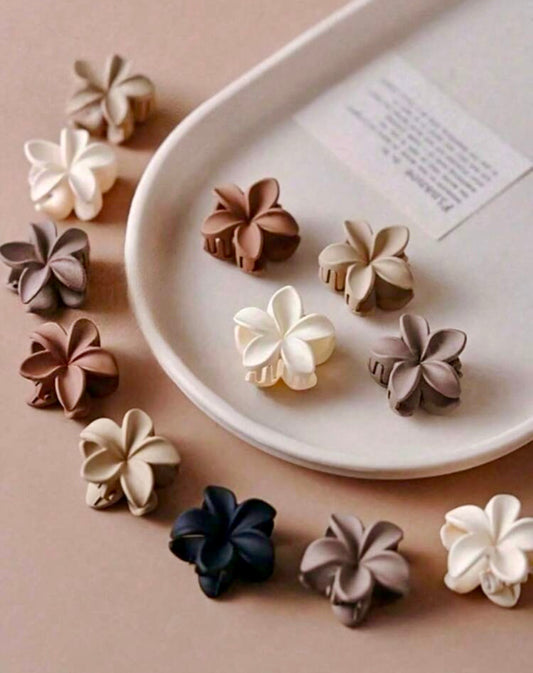 Mini flower claw clips
