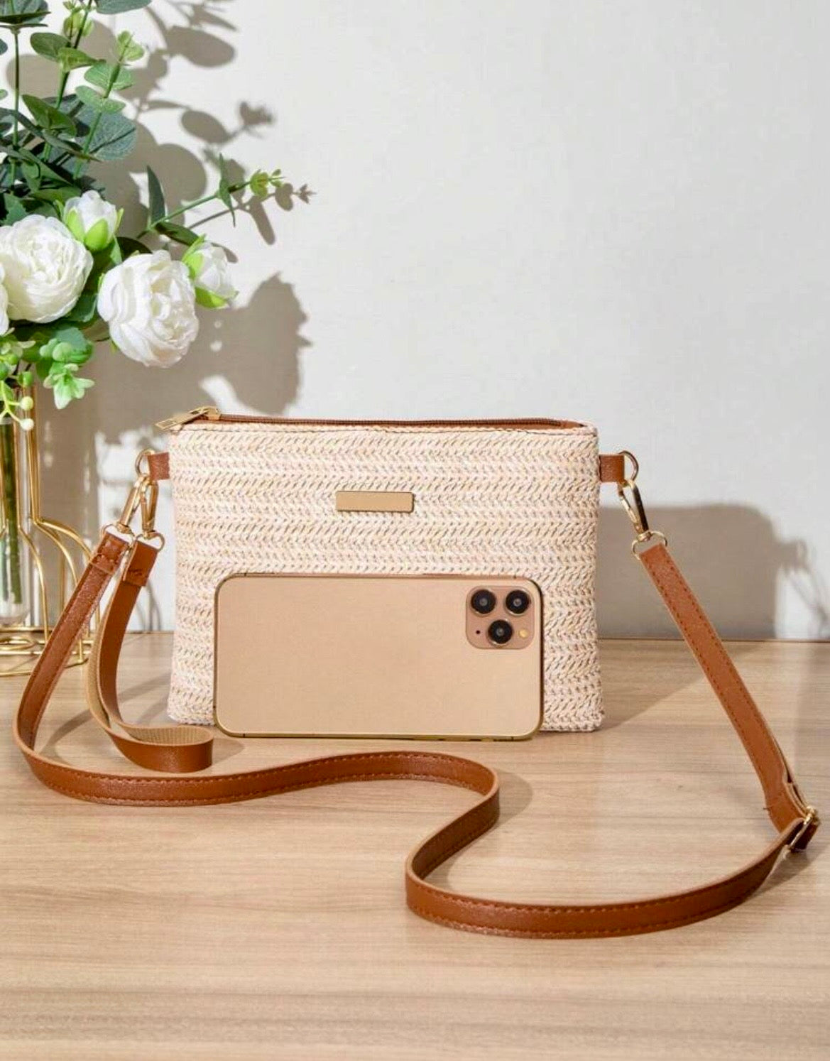 Straw woven shoulder strap bag