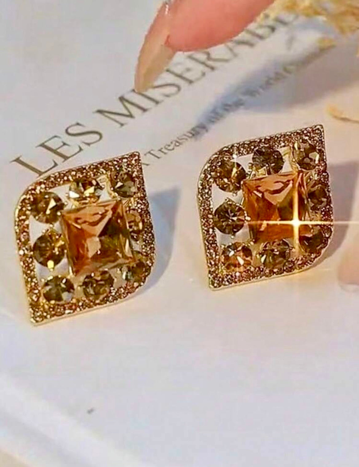 Cushion rhinestone earrings