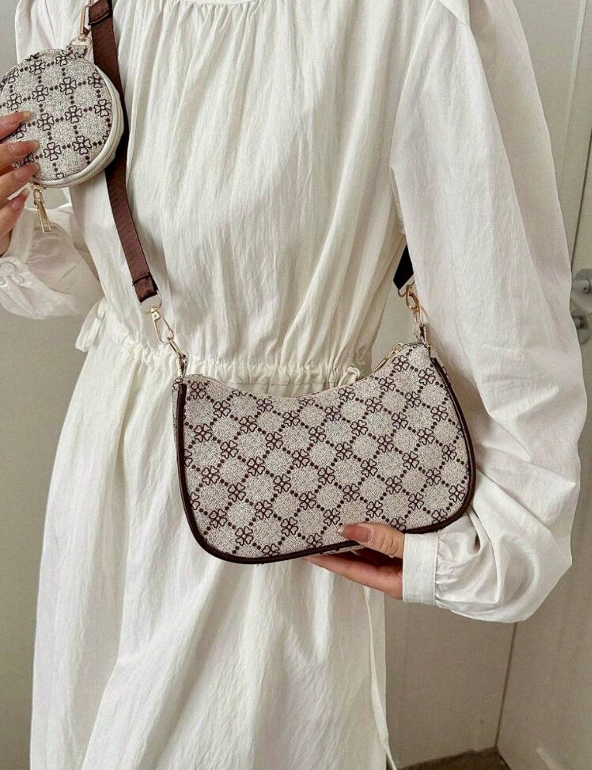 Strap shoulder bag with pouch