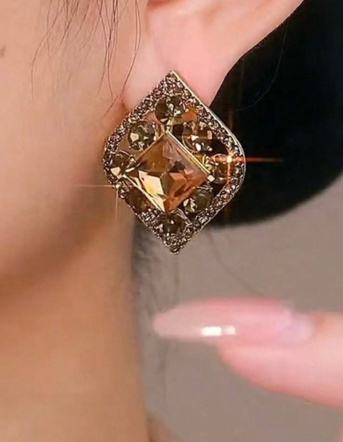 Cushion rhinestone earrings